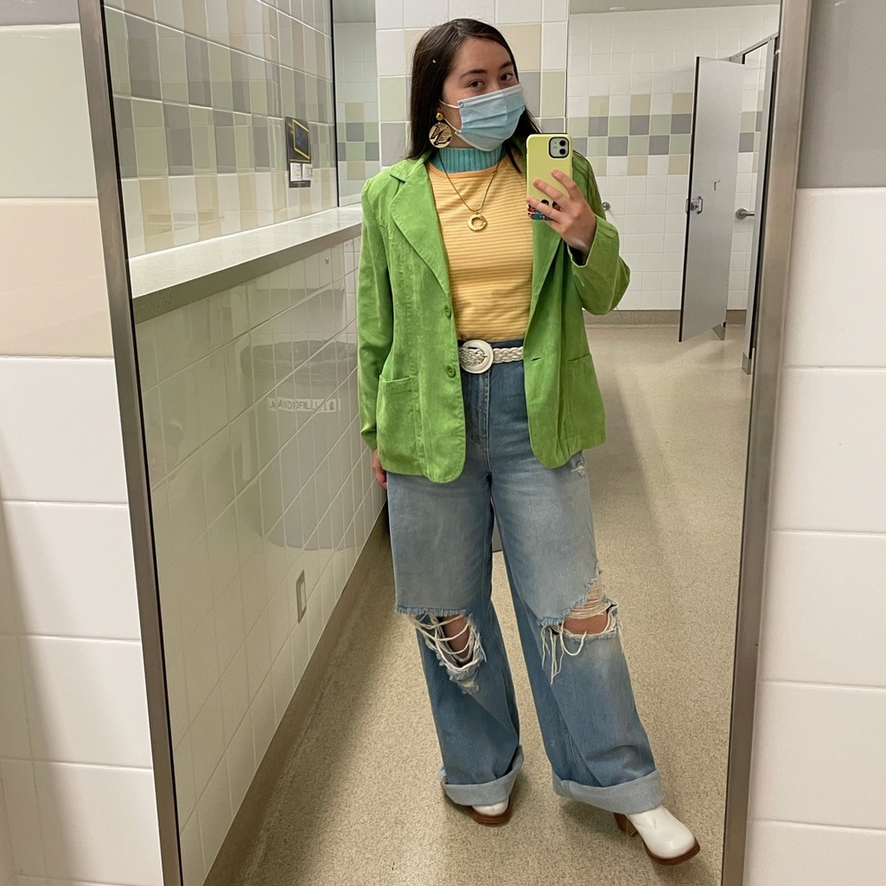 • vintage vegan ultra suede green blazer • - Picture 2 of 6